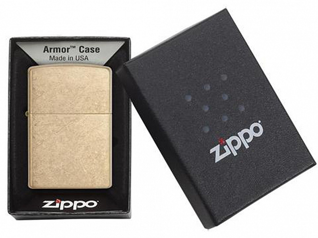 Зажигалка ZIPPO Armor™с покрытием Tumbled Brass с логотипом в Люберцах заказать по выгодной цене в кибермаркете AvroraStore